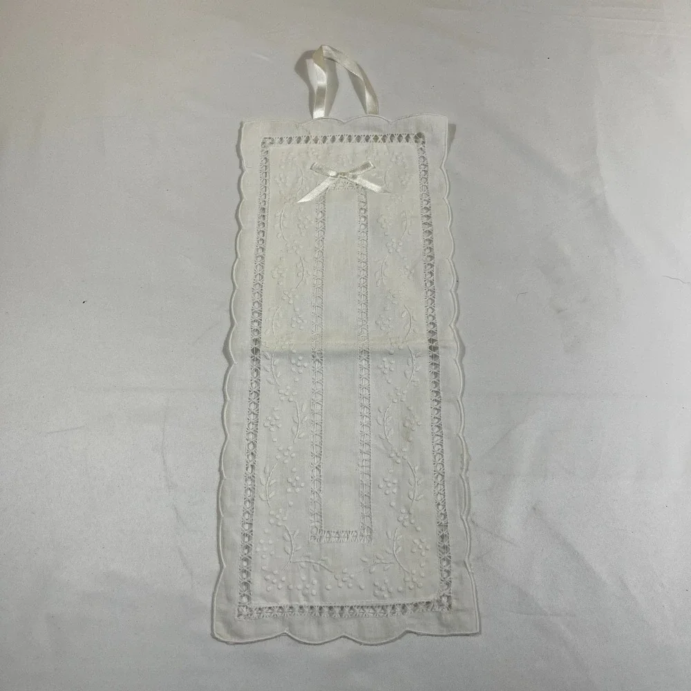 WhimsyWear‎ Hanging Towel Holder Unisex OS White Excellent Vintage Style Floral